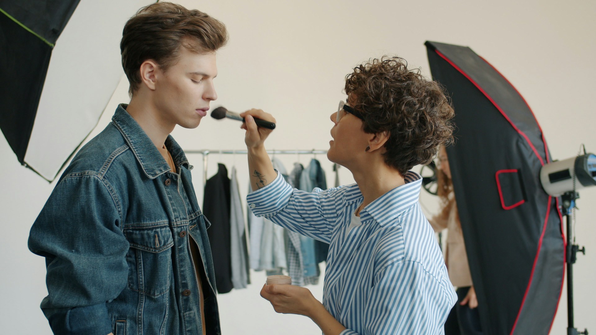 Campagne digitale L'Oréal — studio éclairage beauté