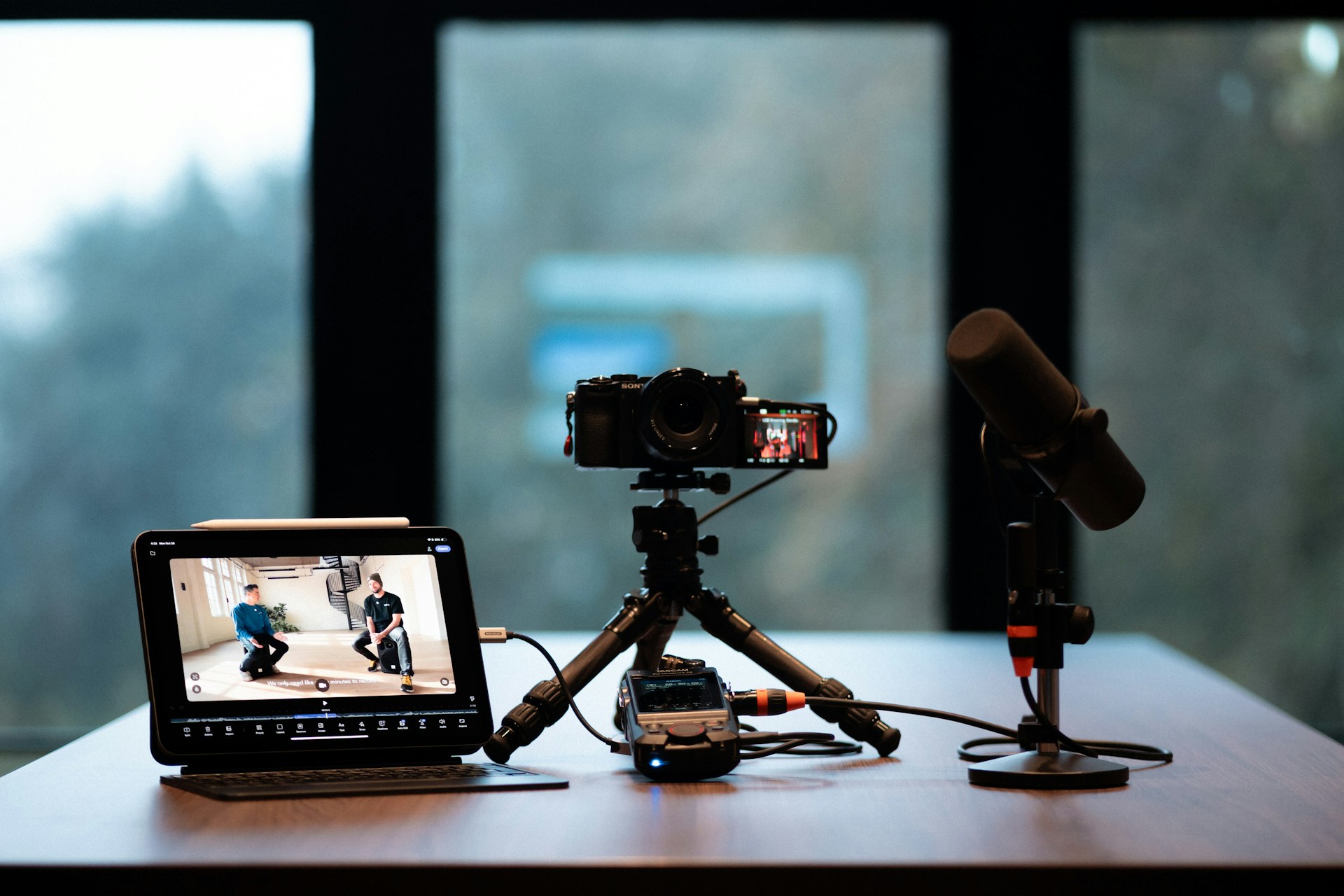Studio podcast vidéo avec deux caméras